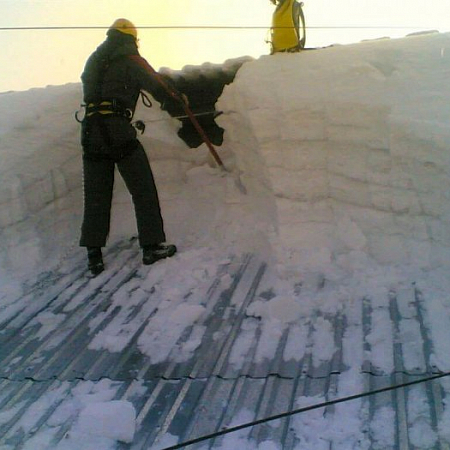 Уборка снега цена в Омске